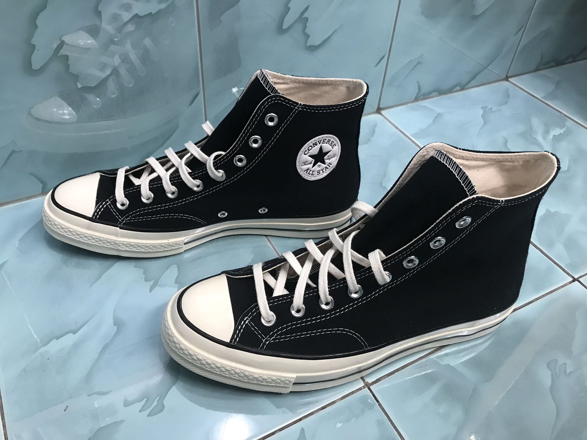 Converse. New. Size 10.