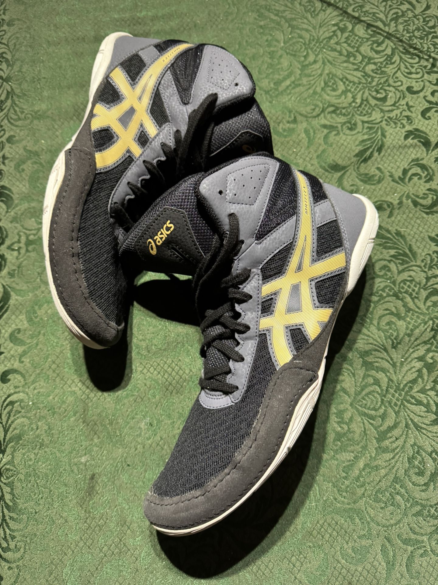 ASICS MatFlex Wrestling Shoes – Size 10 – Like New