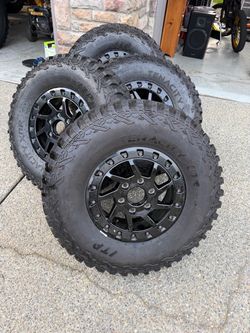 32” MT with beadlock wheels Can Am Maverick R