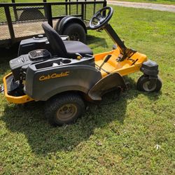 CUB  CABET riding Lawnmower