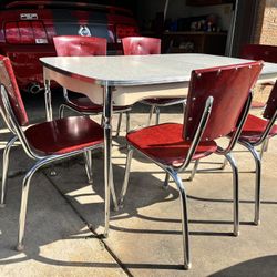 Vintage 50’s Dinette Located In Galena ,Illinois 