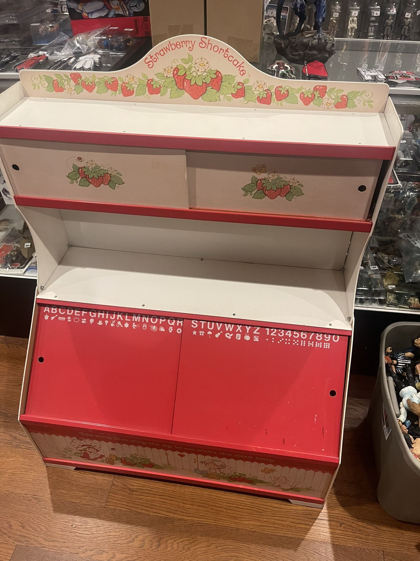 Up for sale is this rare Vintage Strawberry shortcake Ultra Rare Toy Box.