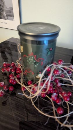 Used Yankee Candles 3 Pieces For Only $20. The Original Cost Is $36.