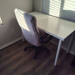 Chair & Desk