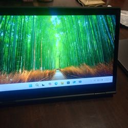 Restored Lenovo ThinkPad X1 Yoga Gen 3 Intel i7-8650U 1.9GhzThe Lenovo ThinkPad X1 Yoga 3rd Gen is a 2-in-1 convertible business laptop