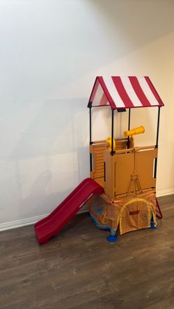 Radio Flyer Play & Fold Away Pirate Ship Play Set