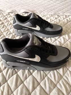 Nike air maxes