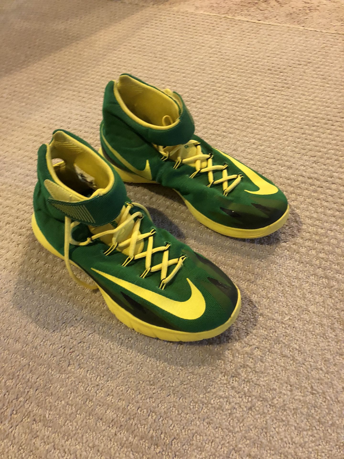 Nike Zoom Hyperrev Apple Green/Yellow Basketball Sneakers 630913-300 Men\'s Sz 11 RARE Nike Zoom Hyperrev Basketball Shoes Green Yellow 630913  main image 2