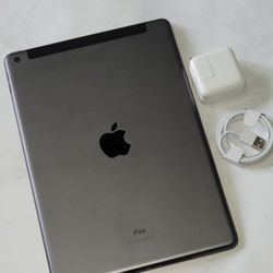 iPad 7th Generation, 32gb, unlocked, works any company sim card any country internationally 