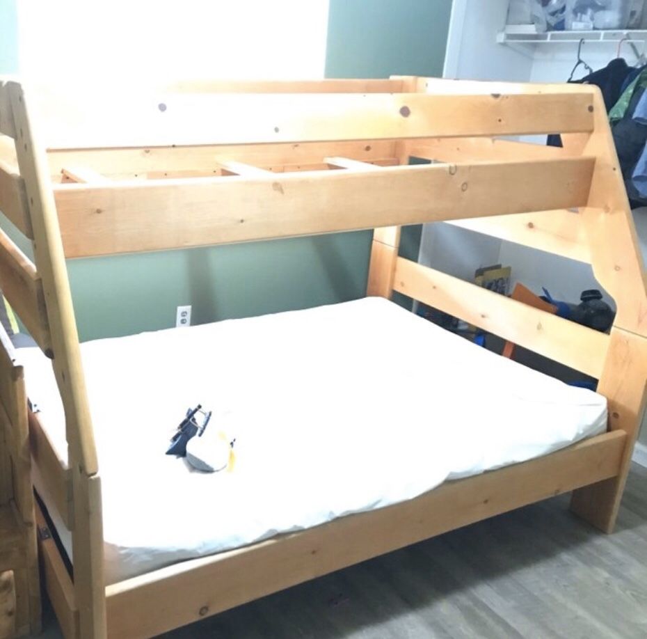 Bunk bed - twin top/full bottom, dresser, & full mattress (delivery/setup available)