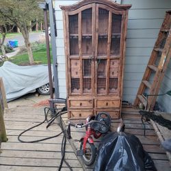 Large looks like the laker cabinet.Maybe i'm in places where glasses i'm nice cabinets