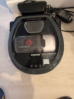 Samsung POWERbot R7040 Robot Vacuum + Remote & Charging Dock