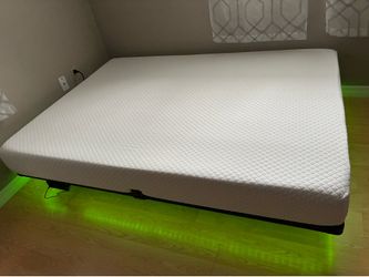 New full size bed w mattress