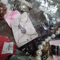 165 Piece Of Jewerly Foe Sale 