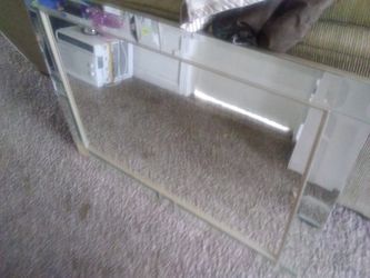 Mirror And  Wall Pictures