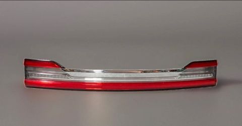 2018 2019 2020 2021 LINCOLN NAVIGATOR CENTER TAIL LIGHT USED OEM JL7B-23B433-AN