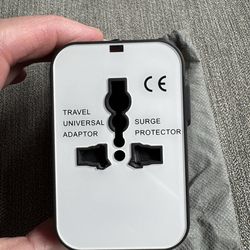 Travel power adapter