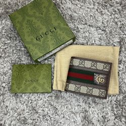 Gucci wallet 