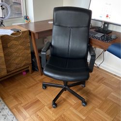 Office Black Faux Leather Chair — Comfortable