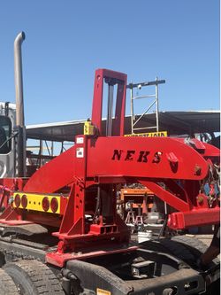 Neks hydraulic fifth wheel wrecker