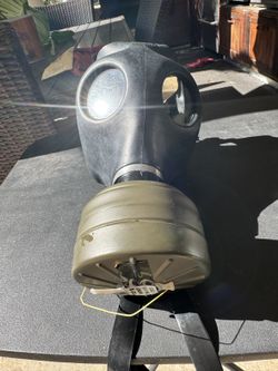 Israeli M4 A1 Chemical Warfare Gas Mask — Halloween Prop Only