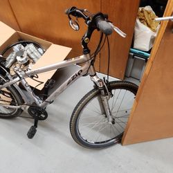 Ezip Electric Bicycle Schwinn Diamond Skyline 7 Spd 26 Dual Mode Halo Twin Rail Tires for Sale in Daytona Beach FL OfferUp