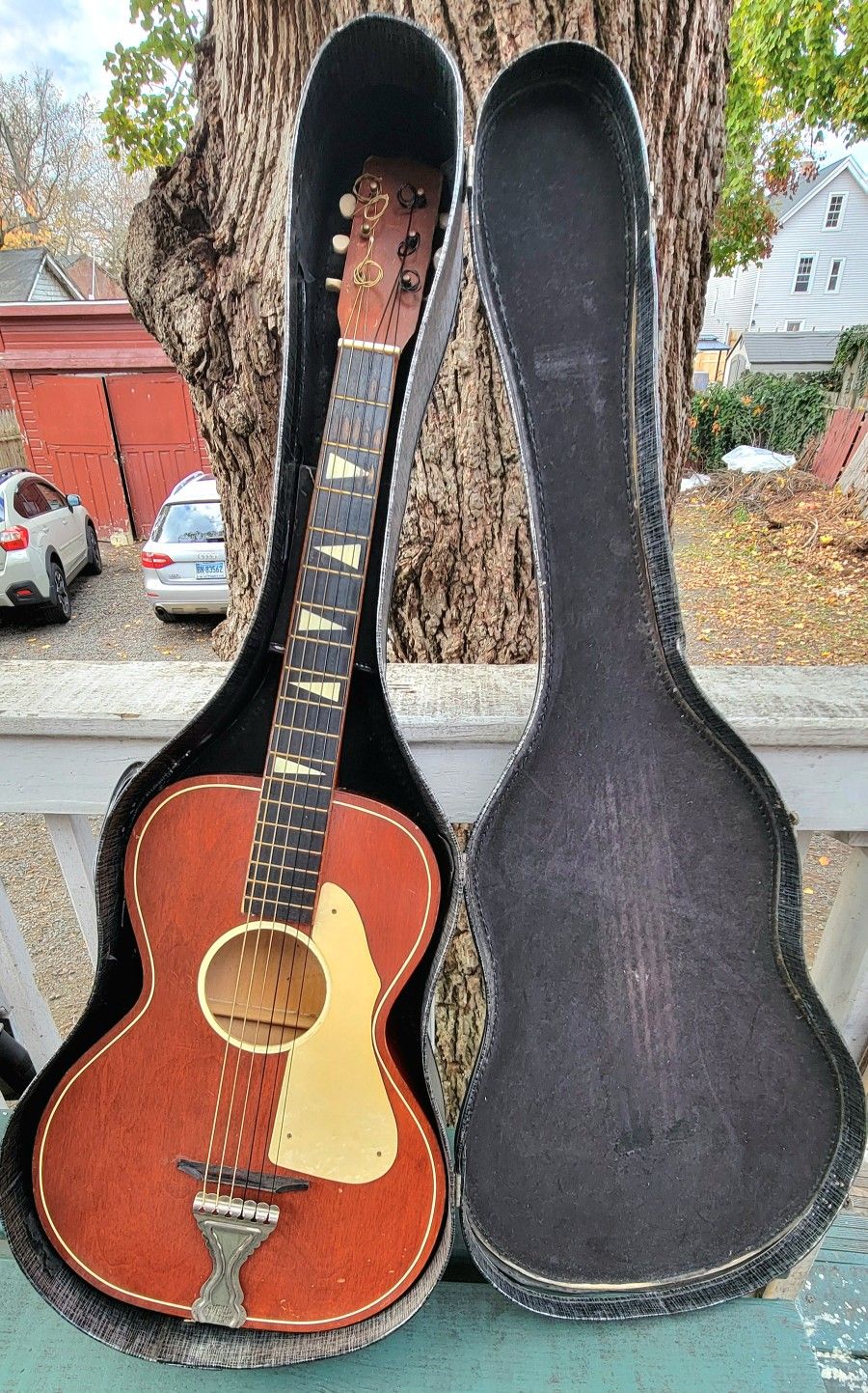 Vintage Parlor Guitar (full scale 3/4) unbranded great tone nice action with its original case