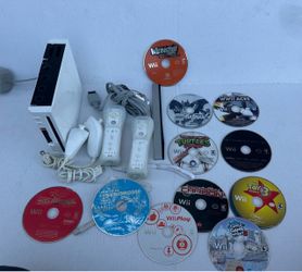 Nintendo Wii RVL-001 Console Bundle 11 Games GameCube Compatible Tested White
