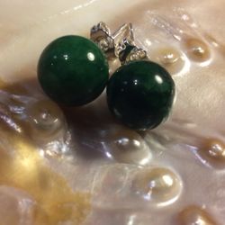 Natural Green Emerald Jade 100% Gemstone .925 Sterling Silver Stud. SG-0003