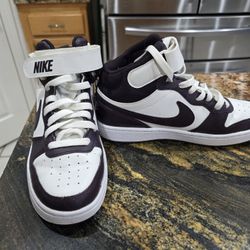 Converse,  Uggs, Adidas , Nikes