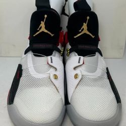 Jordan 33 White Gold Black SZ 8.5 NEW