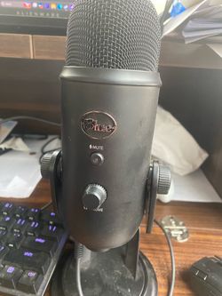 Blue yeti microphone