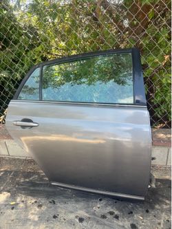 REAR RIGHT PASSENGER SIDE DOOR 2005-2012 TOYOTA AVALON (DARK GRAY COLOR).