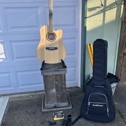 Pyle acoustic guitar package with nice roadrunner, soft backpack case in excellent condition. In addition, it Comes with an extra set of strings, stra