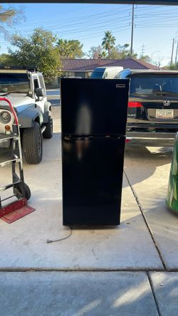 Dorm Size Refrigerator 