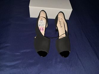 WOMEN'S SHOES