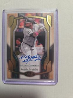 Yanquiel Fernández Topps Certified Autograph Card /299