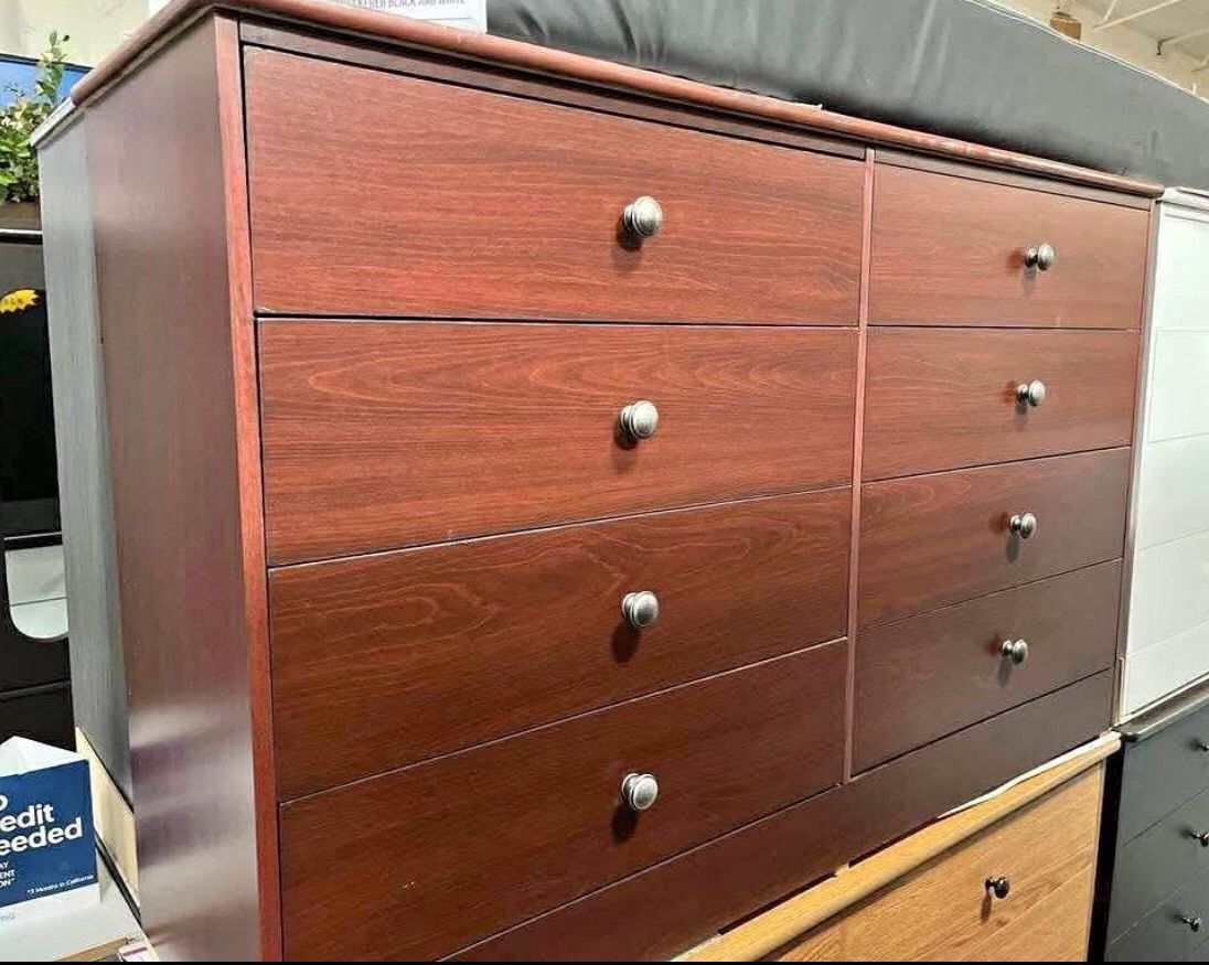 Eight Drawers Dresser