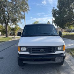2003 Ford E-350