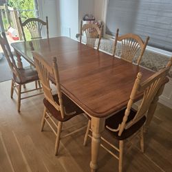 Kitchen Table With Leaf And 6 Chairs
