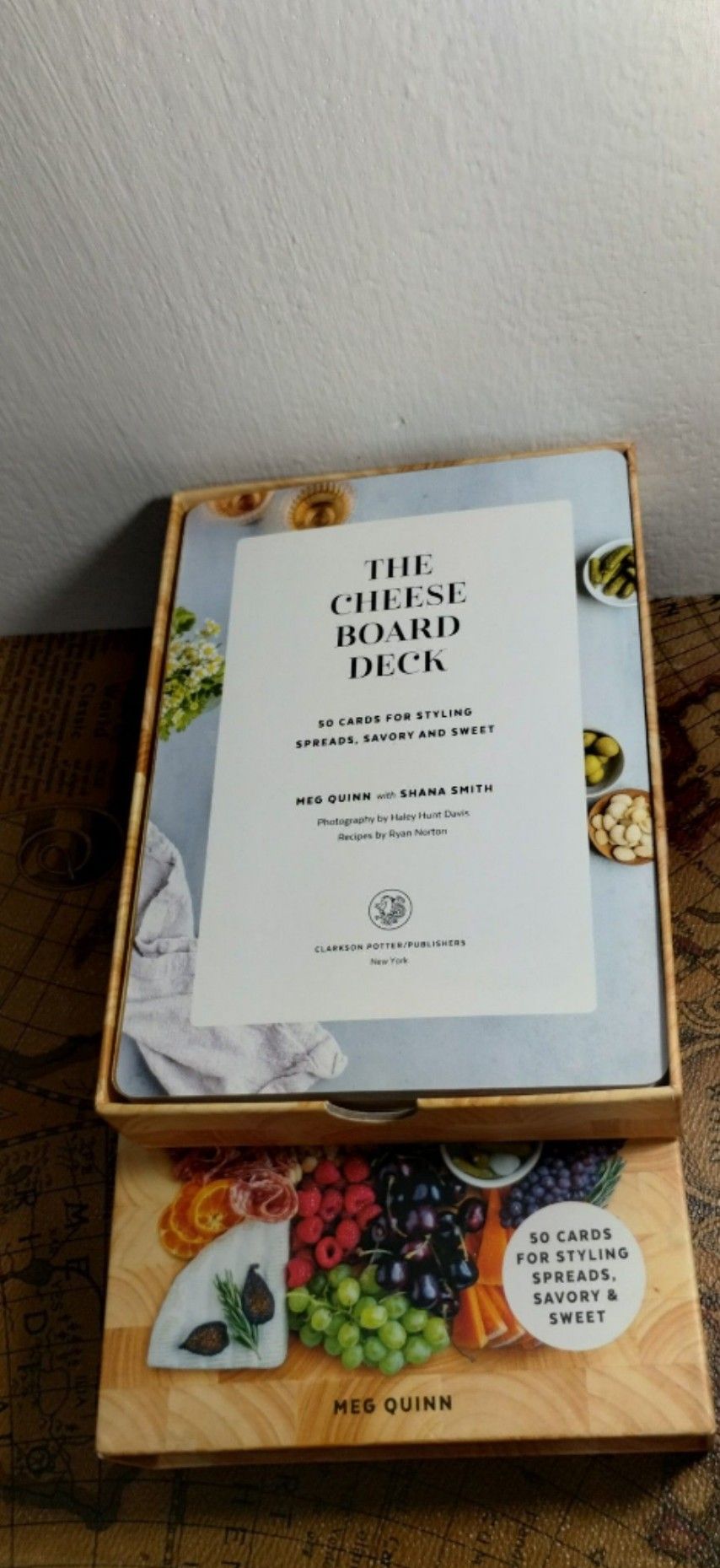 THE CHEESE BOARD DECK - 50 CARDS FOR STYLING SPREADS SAVORY & SWEET MEG - M99