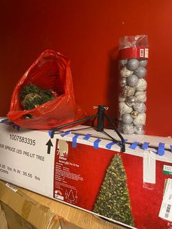 Christmas tree + decorations