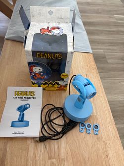 Peanuts LED wall projector USB powered