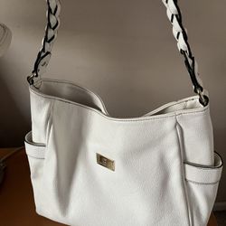 It’s A Beautiful Big lePurse The Color Is White Made By Liz ClaibornIt’s A Beautiful Big Bag TheColor Is White Made By Liz Claiborne Barely Used 