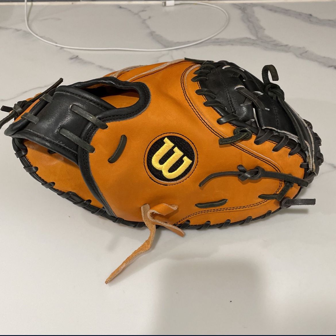 Wilson A2000 Catchers Mitt