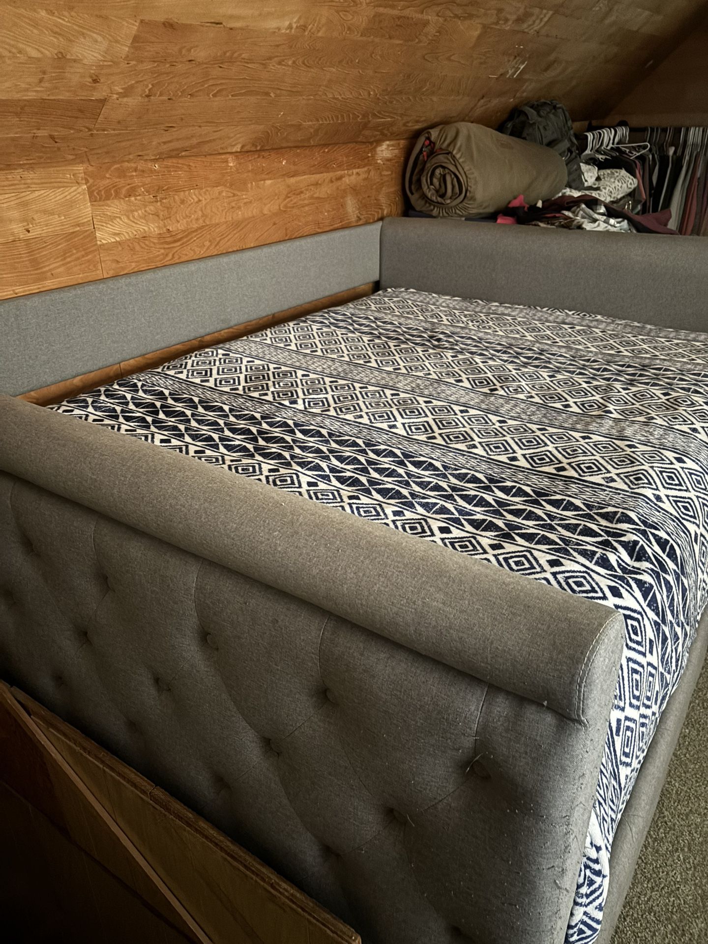 Queen Trundle Bed With Twin Bed On Bottom 