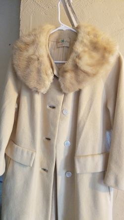 Mink and cashmere coat! In good condition.moving today.send me an offer.!!!!!