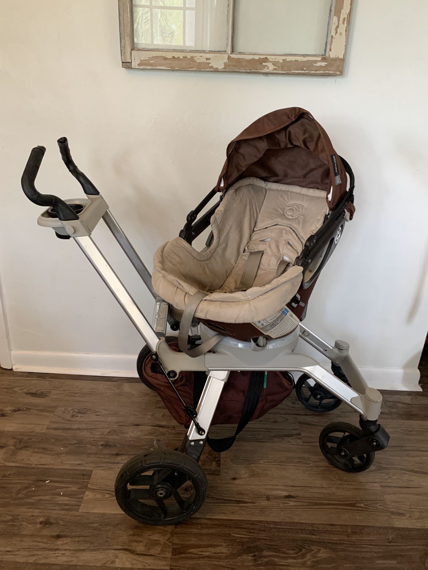 Orbit Baby infant seat and Stroller