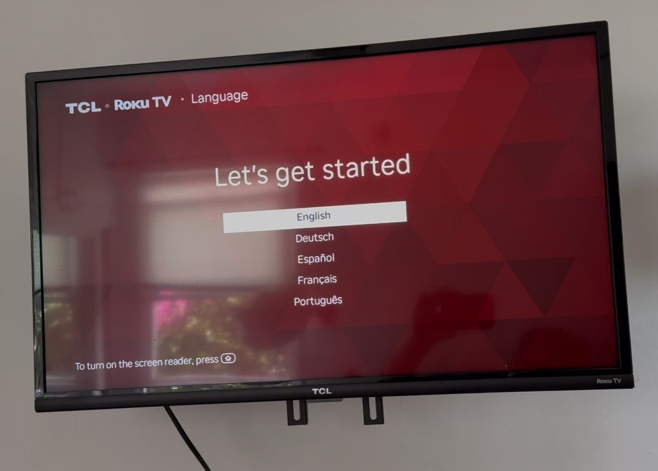 32” Roku TV (TCL) With Wall Mount
