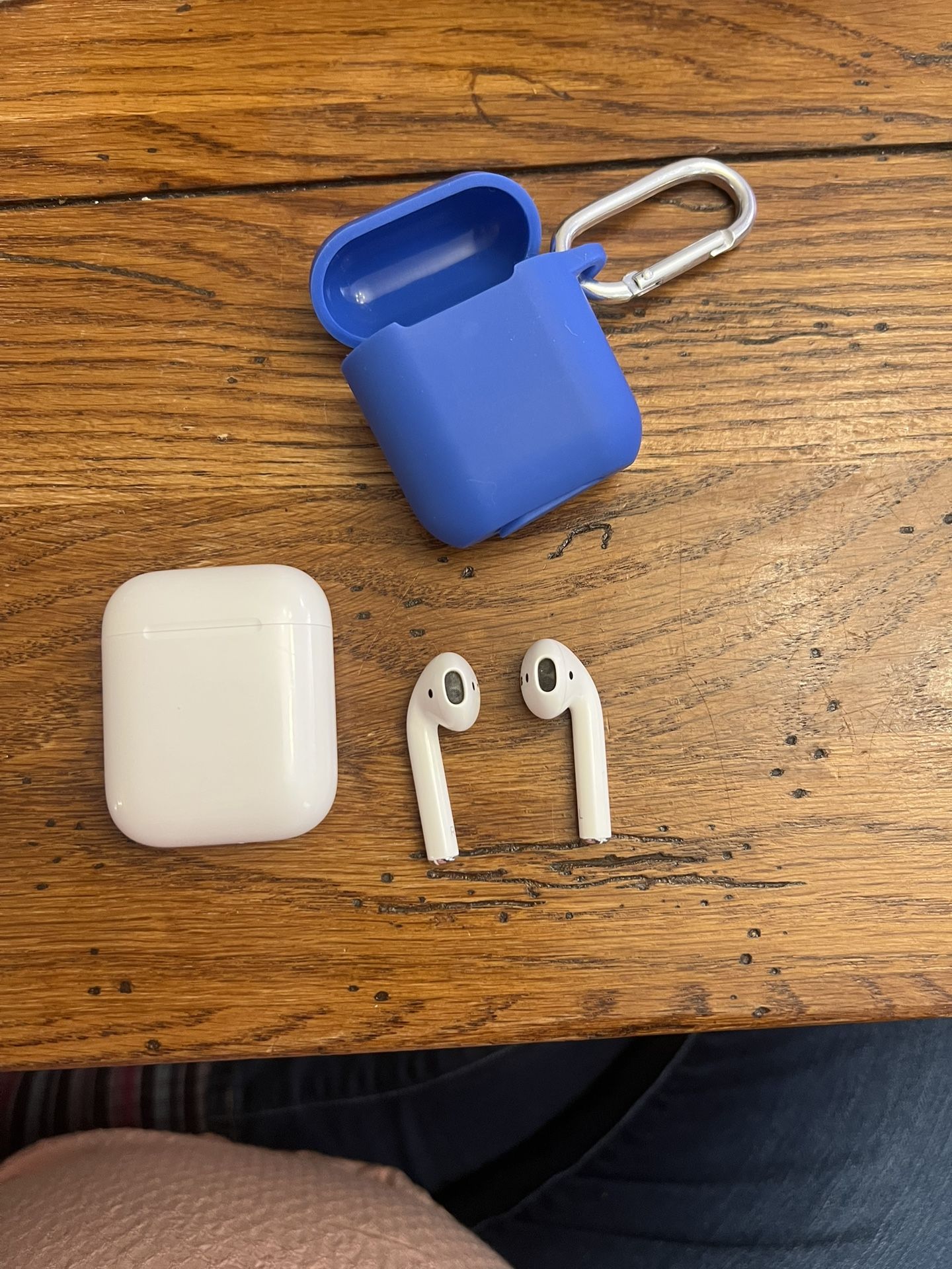 AirPods (2nd generation)